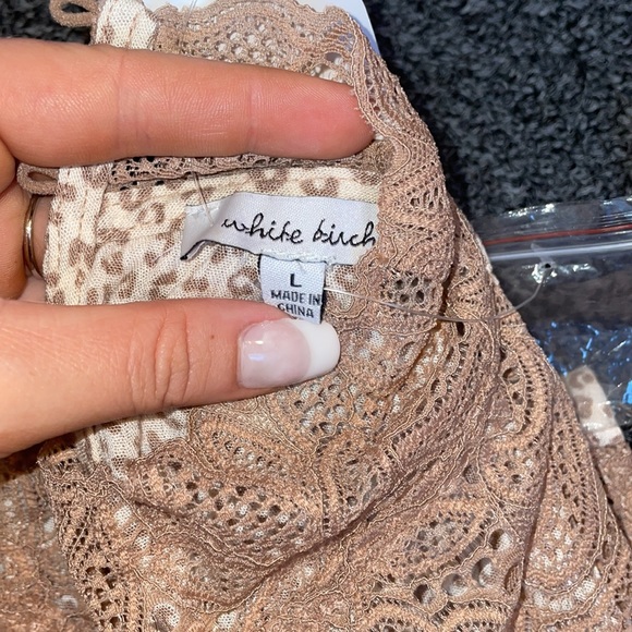 Leopard Print Romper w Lace - Picture 4 of 5